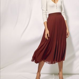 Aritzia Wilfred Twirl Skirt